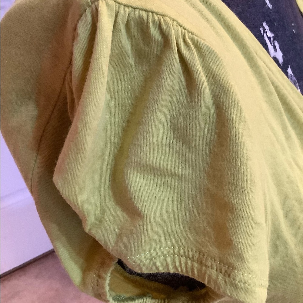 Green Ruffle Top - Picture 5 of 7